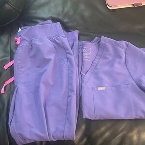 Figs purple scrub set